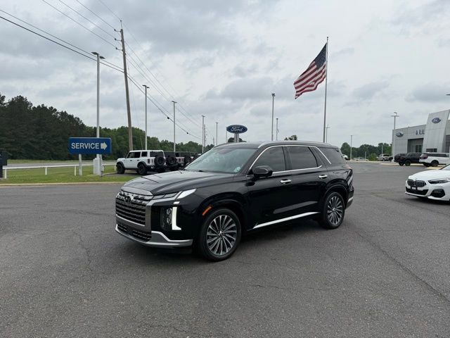 Used 2023 Hyundai Palisade Calligraphy FWD image 3