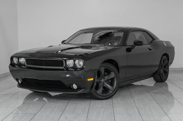 Used 2014 Dodge Challenger R/T image 4