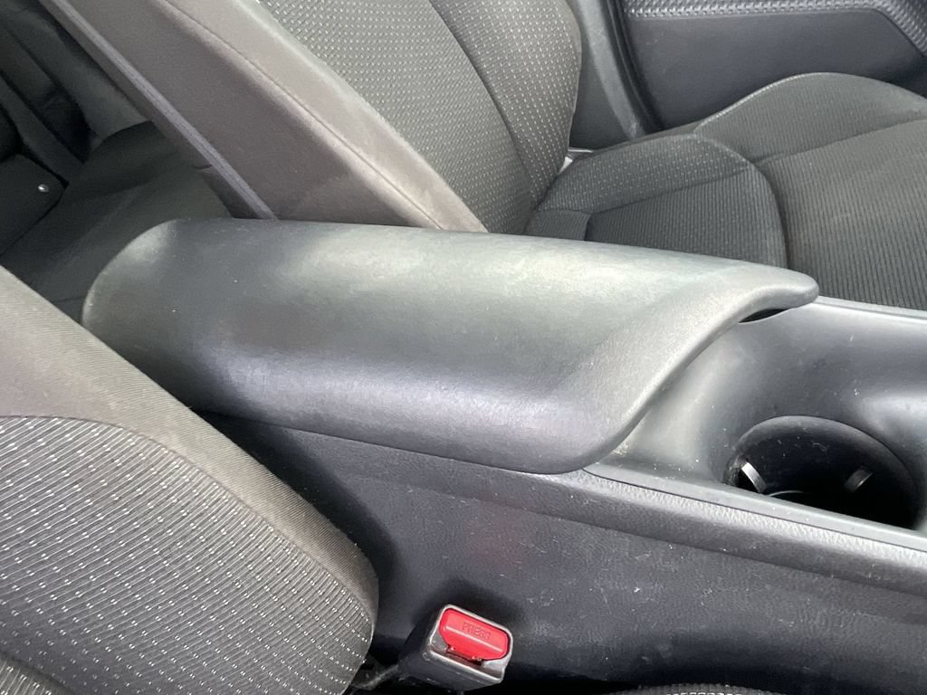 Used 2019 Toyota C-HR LE FWD image 27
