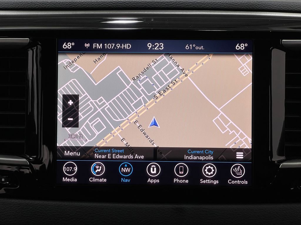 Used 2020 Chrysler Pacifica Touring-L w/ Advanced Safetytec Group image 10