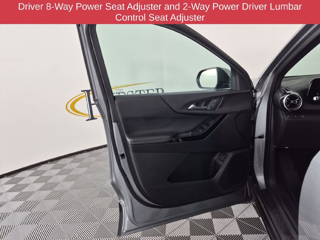 Used 2025 Chevrolet Equinox LT w/ Convenience Package II FWD image 14