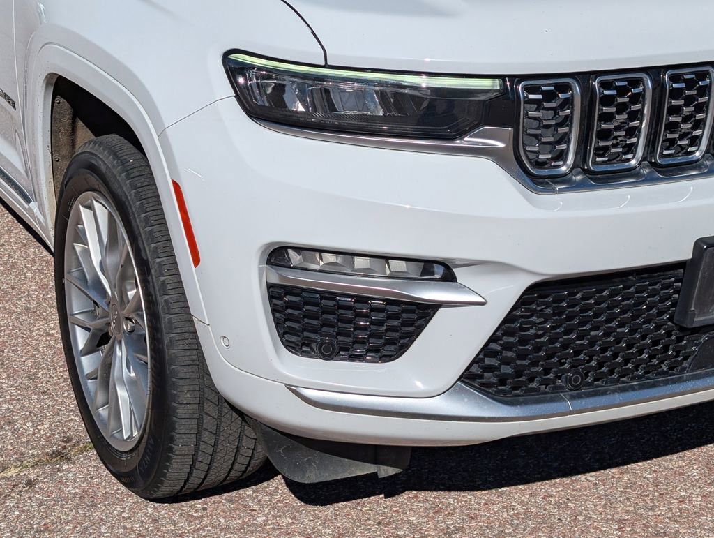 Used 2023 Jeep Grand Cherokee Summit w/ Luxury Tech Group V image 8