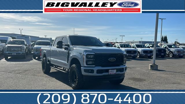 New 2026 Ford F250 Lariat w/ Black Appearance Package