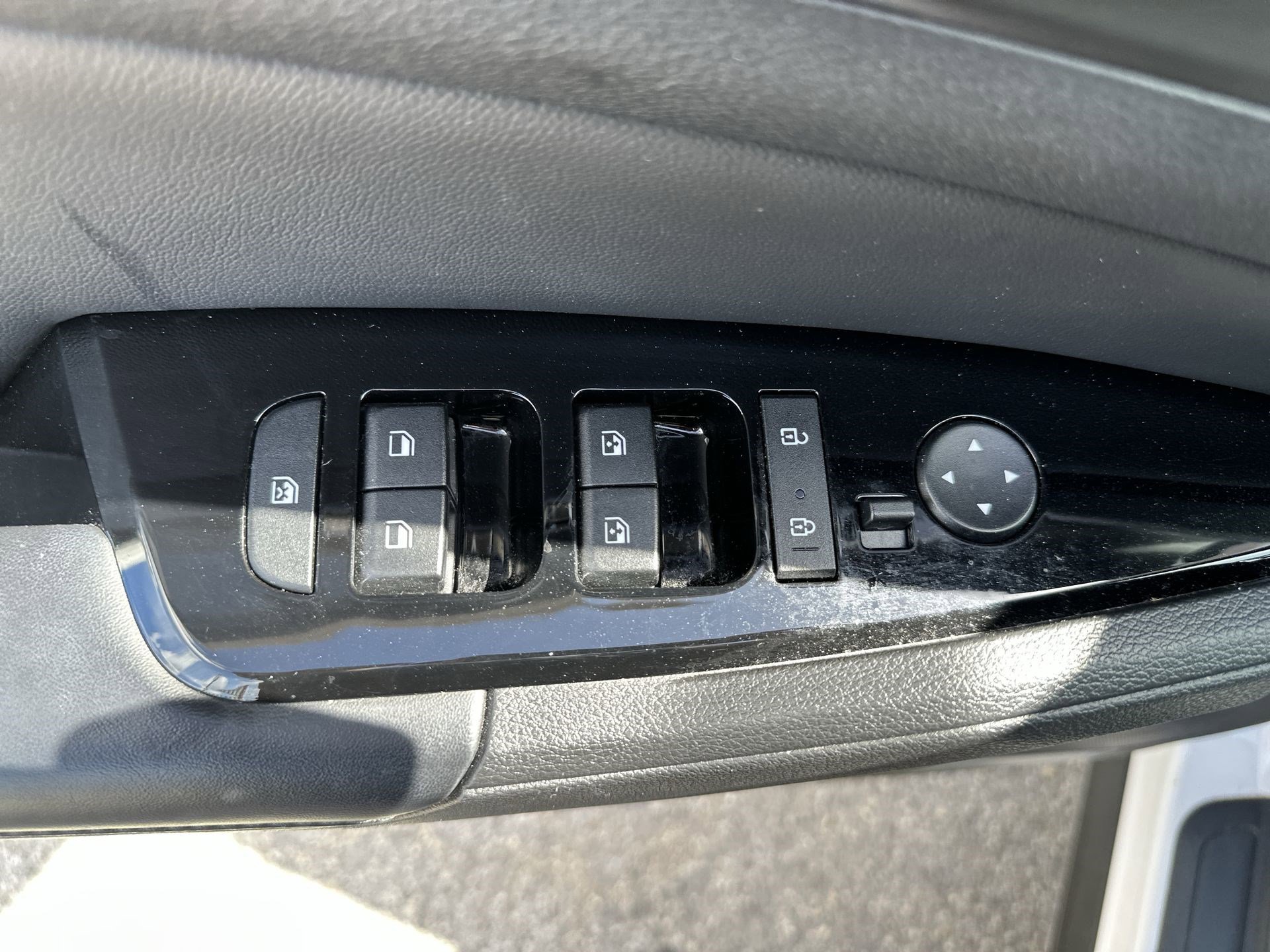 Used 2023 Kia Sportage EX FWD image 15