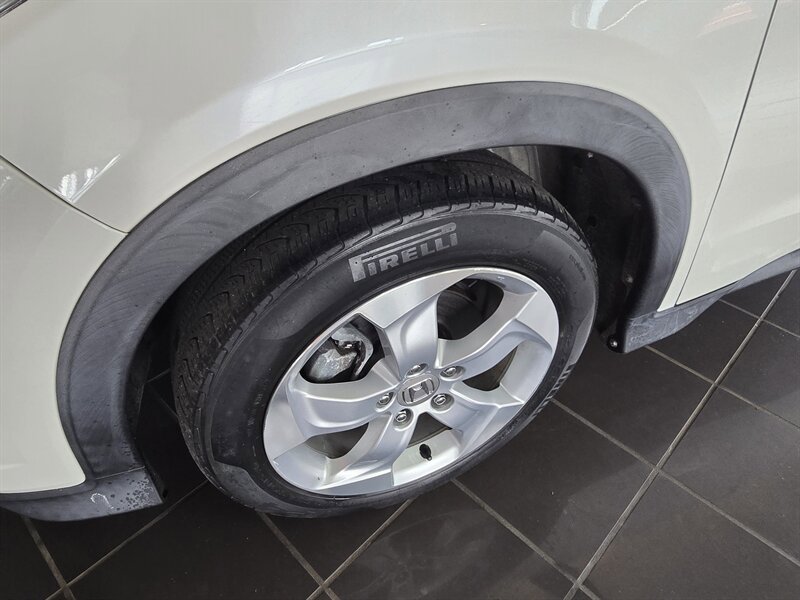 Used 2016 Honda HR-V LX image 25