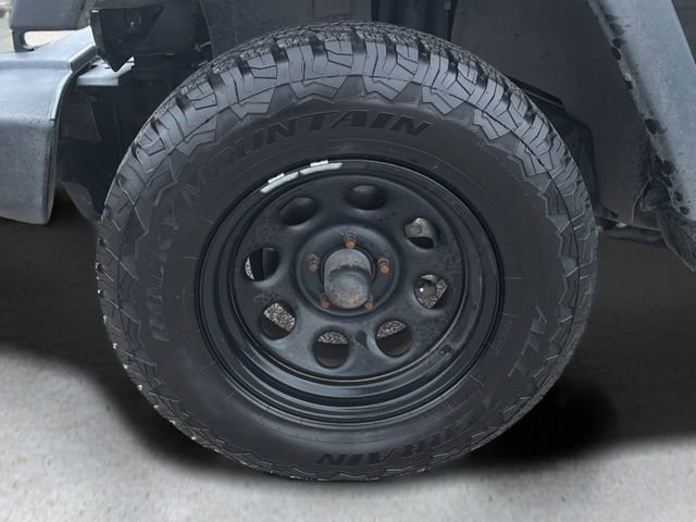 Used 2013 Jeep Wrangler Sport w/ Connectivity Group AWD/4WD image 10