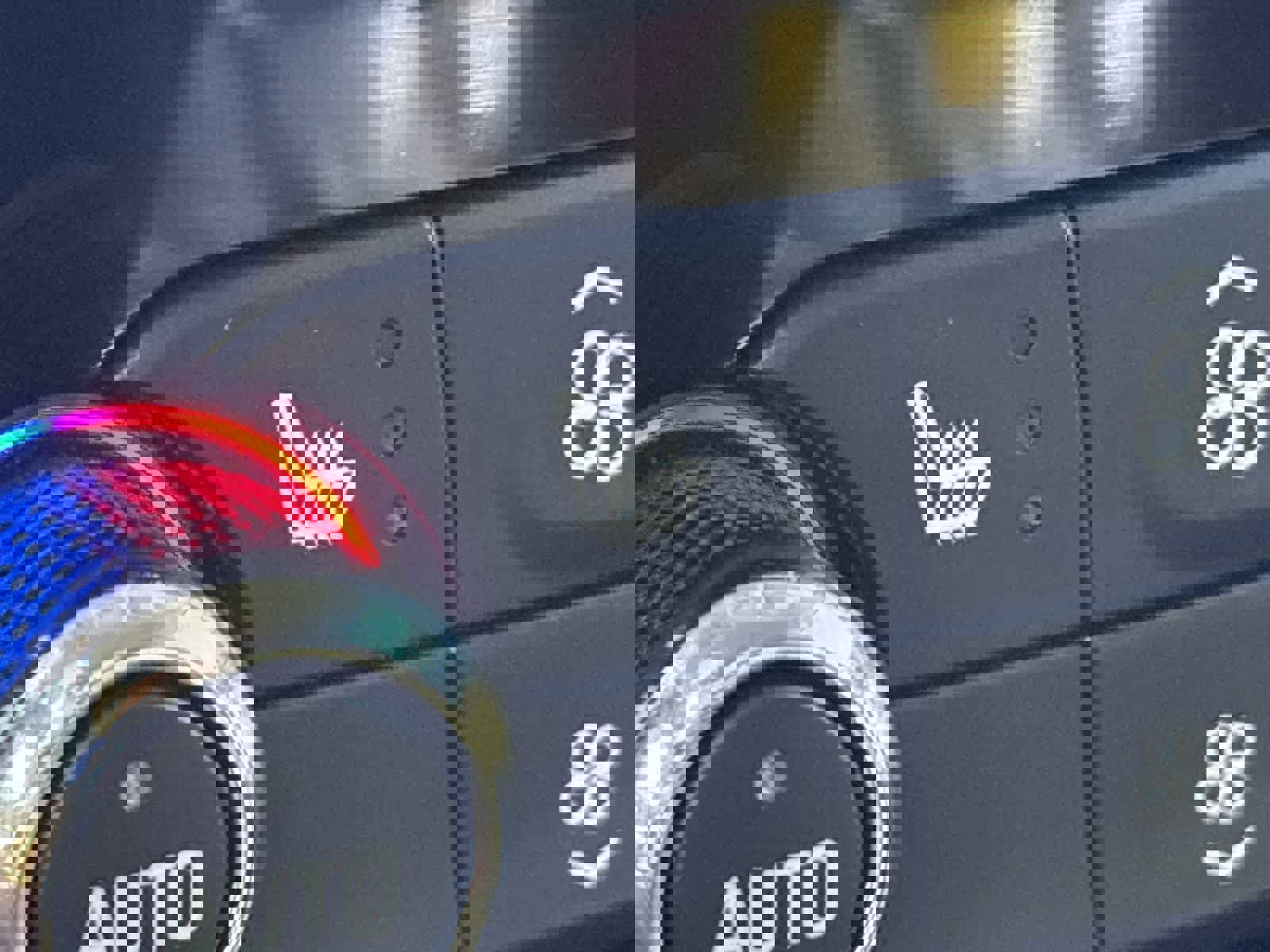 Used 2019 Buick Enclave Essence image 32