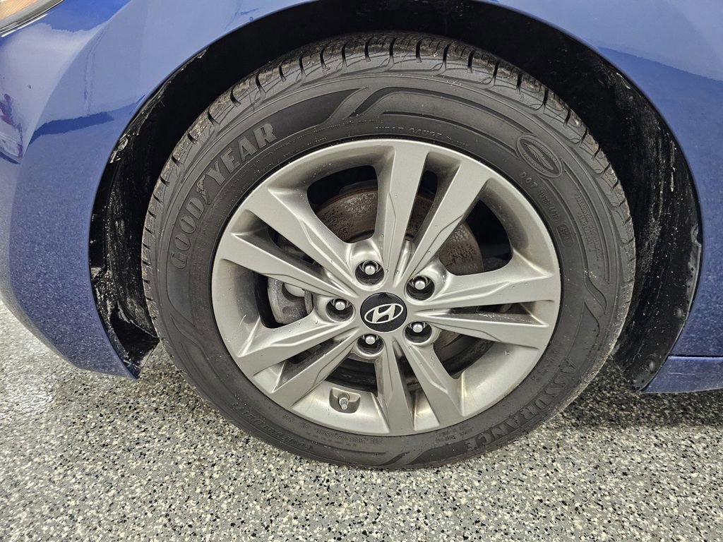 Used 2017 Hyundai Elantra SE FWD image 9