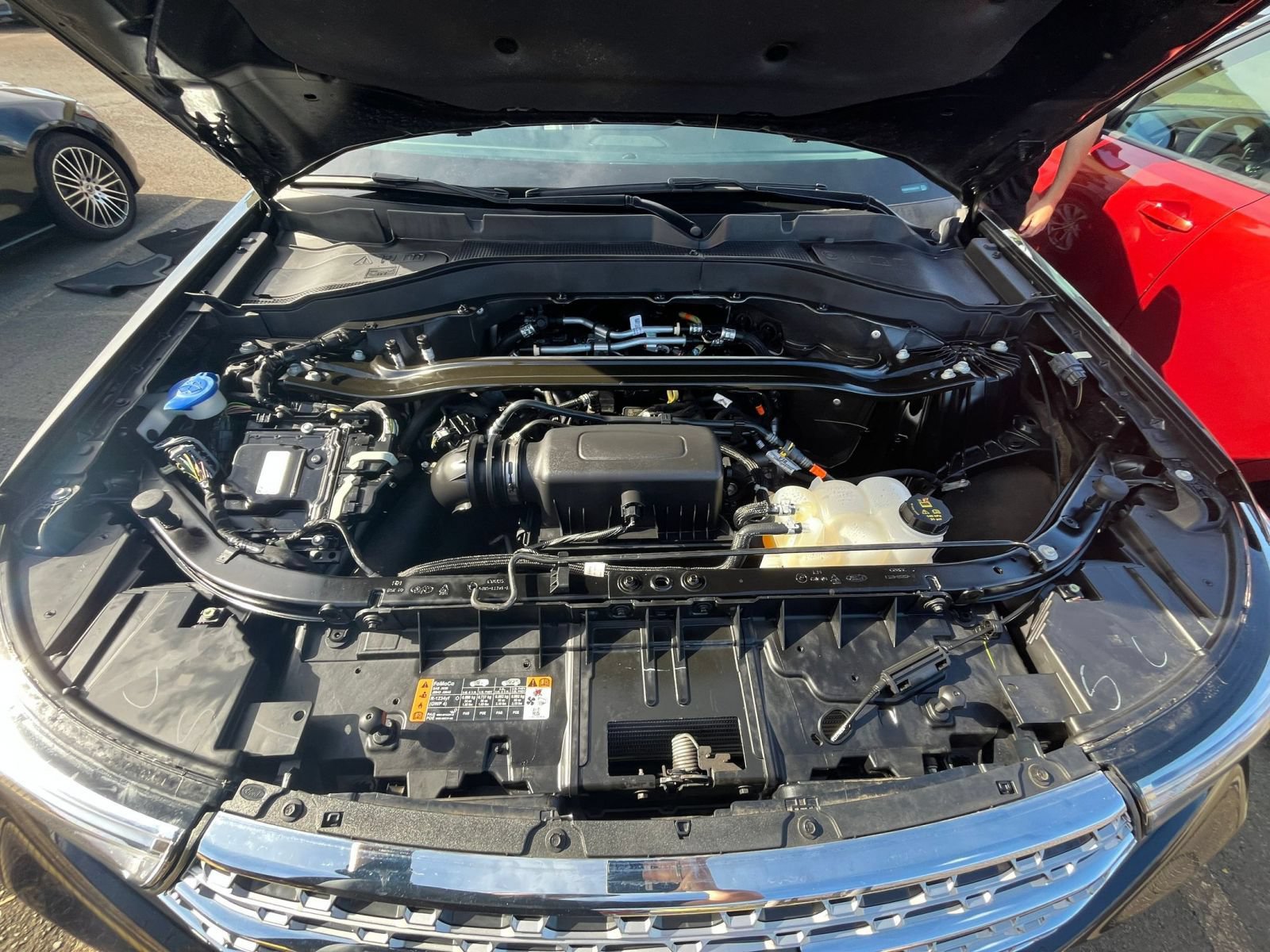 Used 2024 Ford Explorer Limited AWD/4WD image 32