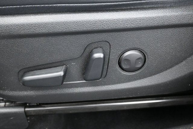 Used 2022 Hyundai Santa Fe SEL w/ Convenience + Premium Package FWD image 12