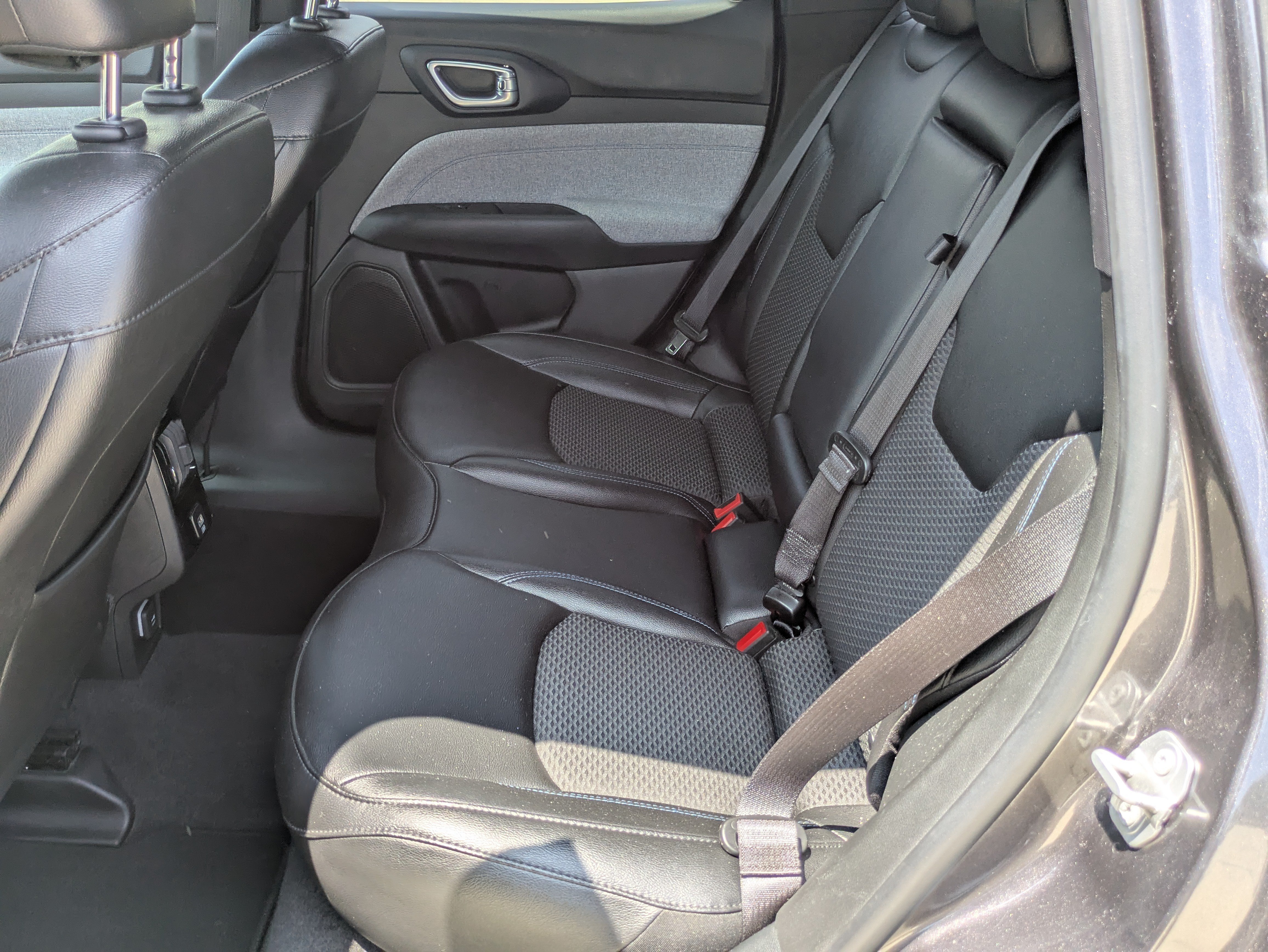 Used 2024 Jeep Compass Latitude AWD/4WD image 9
