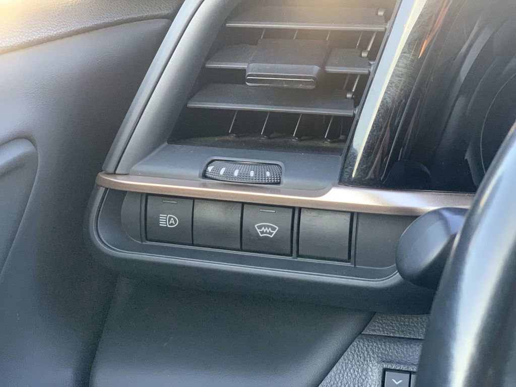 Used 2024 Toyota Crown AWD/4WD image 15