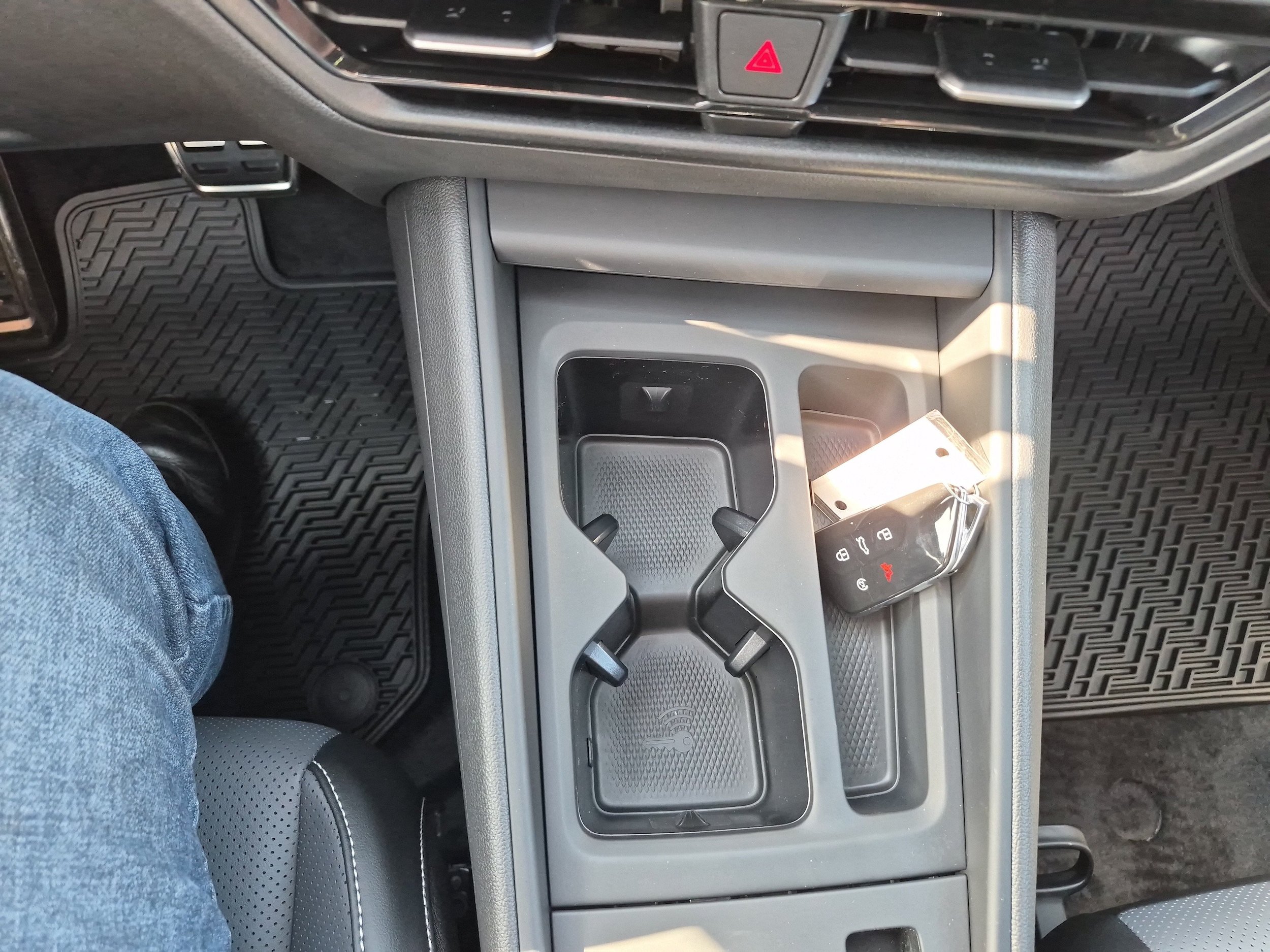 New 2026 Volkswagen Tiguan SE R-Line AWD/4WD image 23