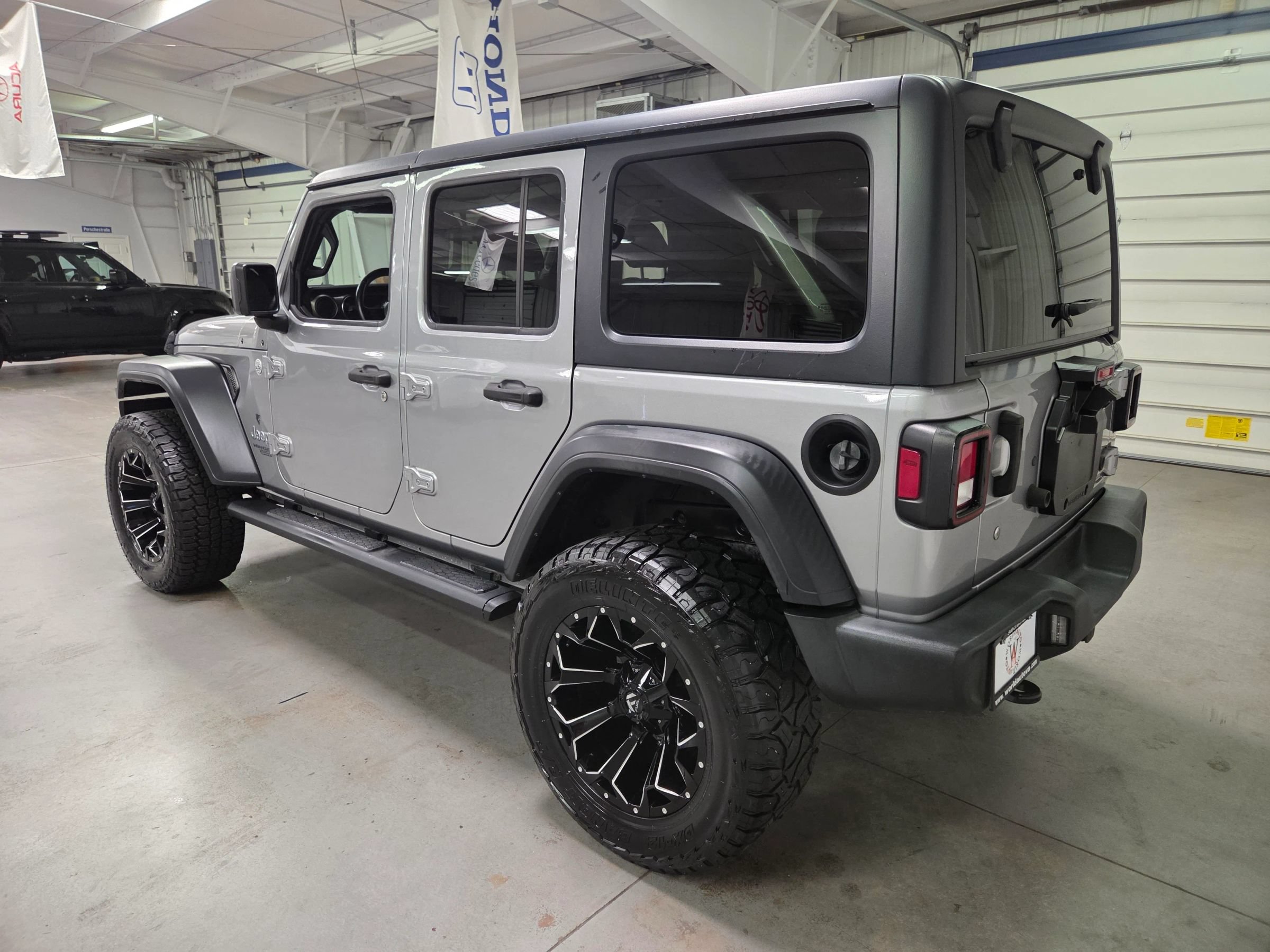 Used 2019 Jeep Wrangler Unlimited Sport S AWD/4WD image 4