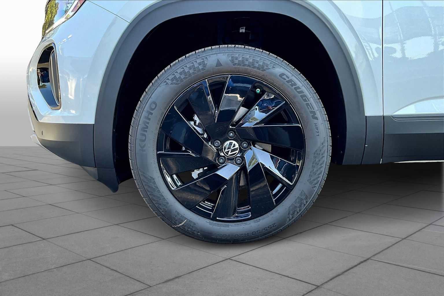 New 2026 Volkswagen Atlas Cross Sport SE image 11