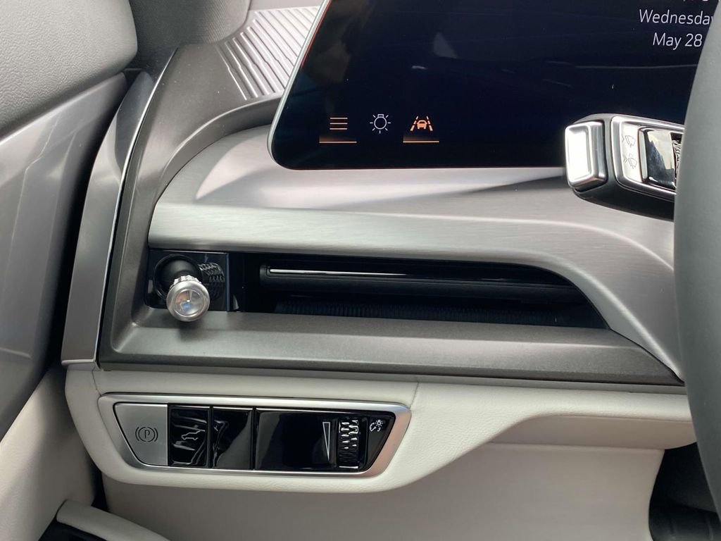 New 2026 Cadillac Vistiq Sport w/ LPO, Floor Liner Package image 22