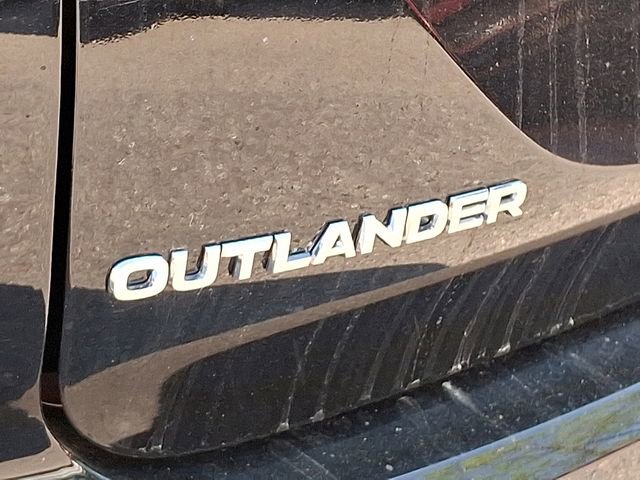 New 2025 Mitsubishi Outlander ES image 15