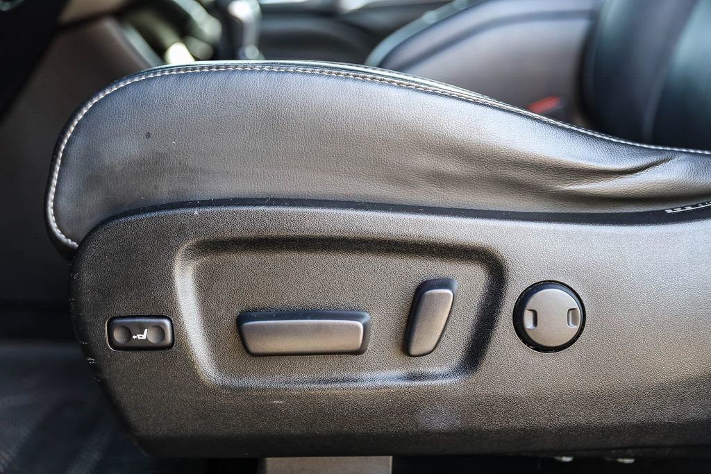 Used 2017 Toyota Highlander SE w/ Carpet Mat Package AWD/4WD image 21