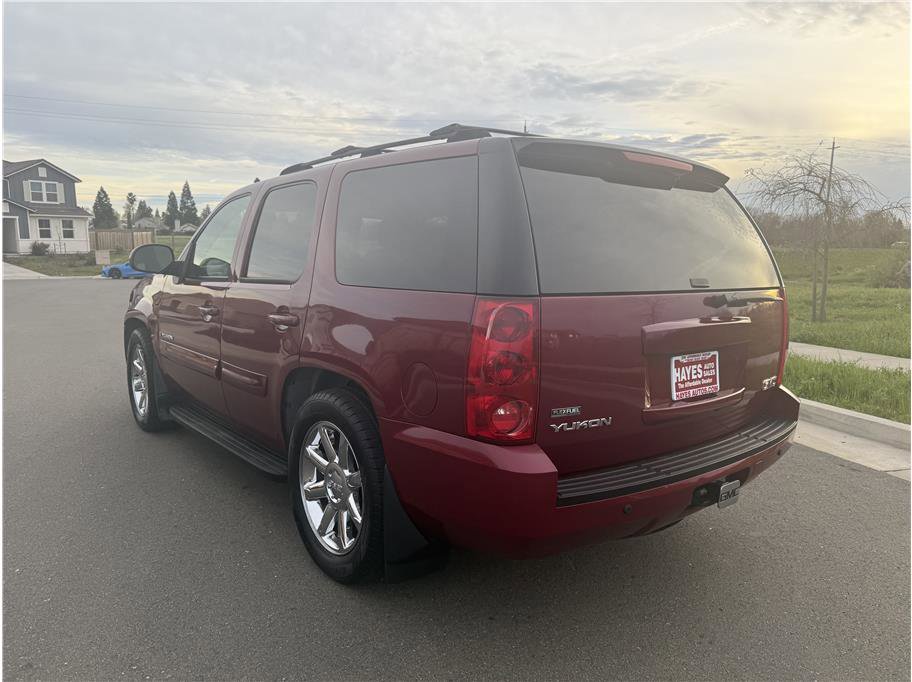 Used 2007 GMC Yukon SLE w/ Skid Plate Package image 3