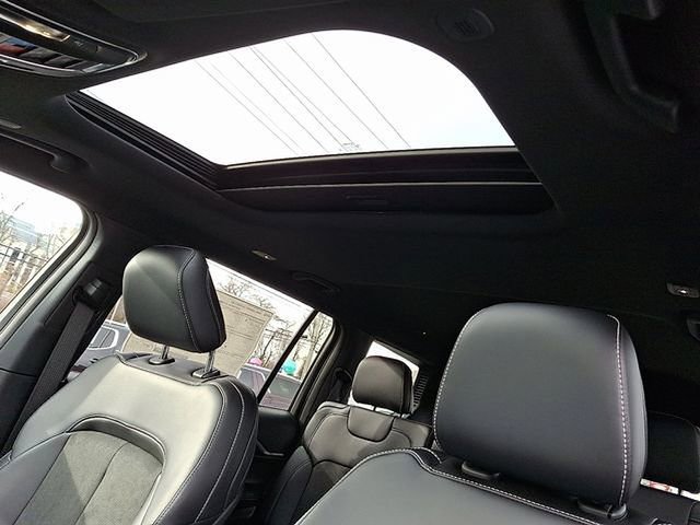Used 2025 Jeep Grand Cherokee L Altitude image 10