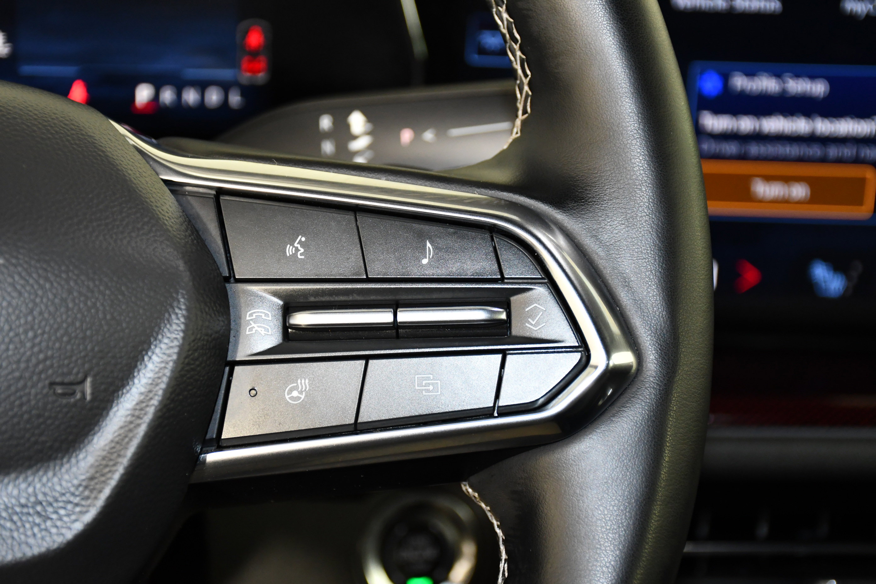 Used 2025 Chevrolet Traverse Z71 image 21