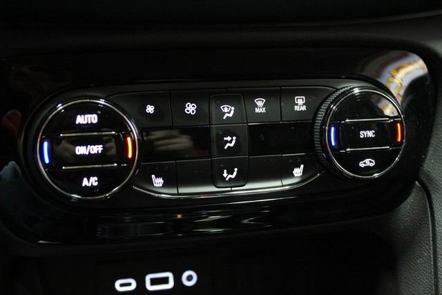 Used 2023 Buick Encore GX Essence FWD image 28