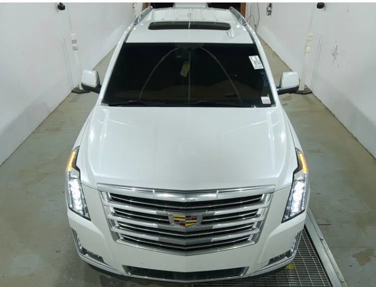 Used 2017 Cadillac Escalade Platinum AWD/4WD image 4