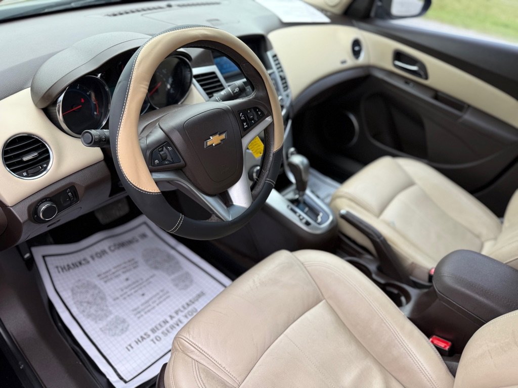 Used 2011 Chevrolet Cruze LTZ FWD image 9