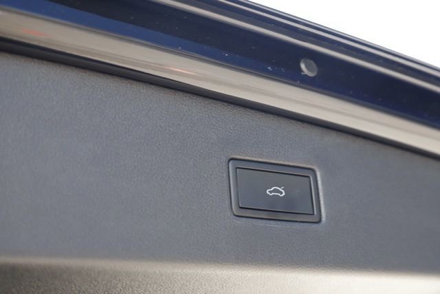 Used 2022 Volkswagen Tiguan SE image 4