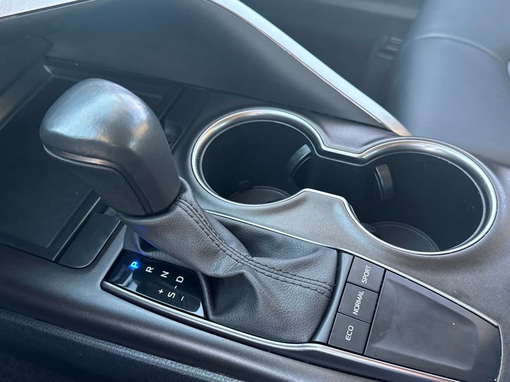 Used 2024 Toyota Camry SE image 21