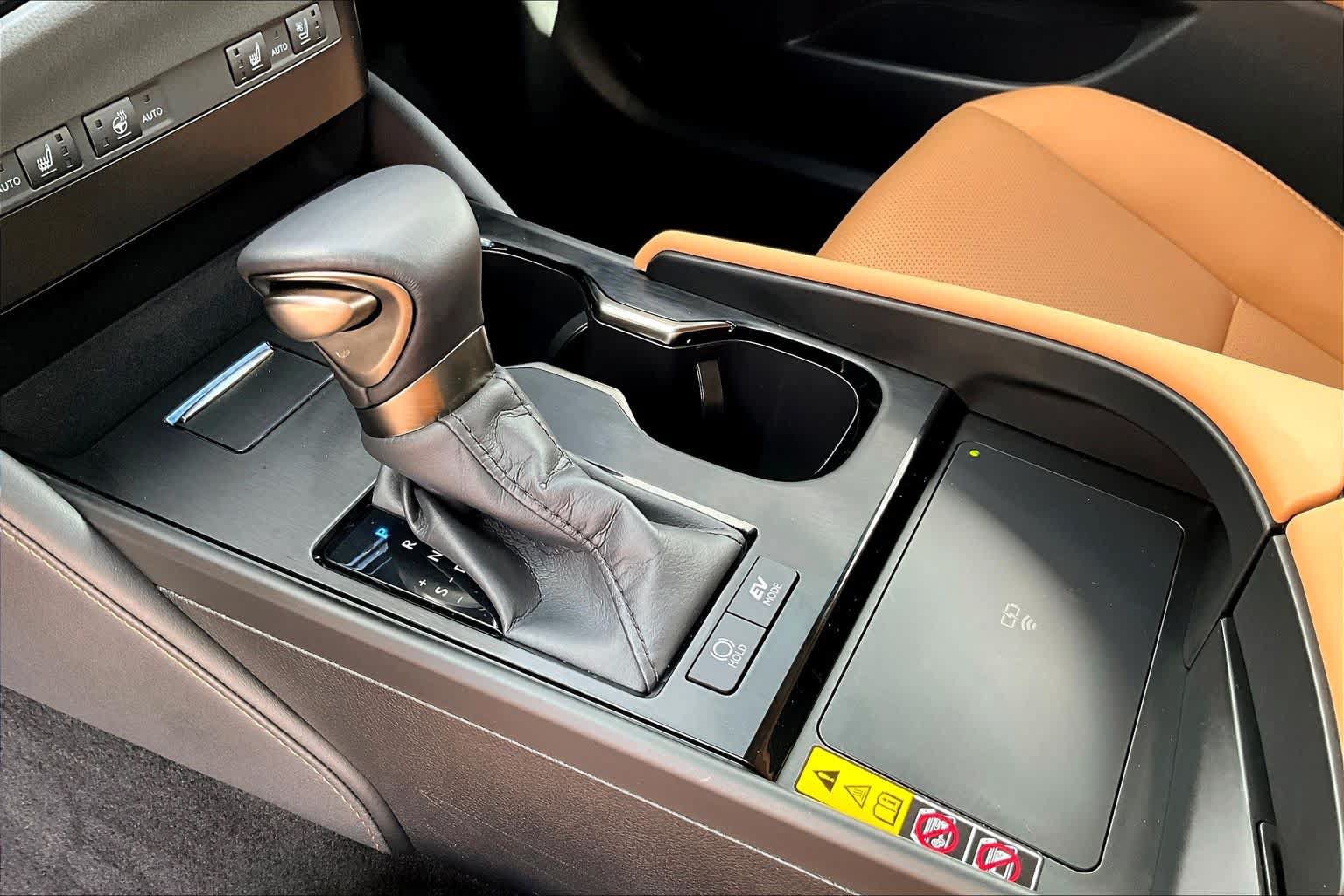 Used 2025 Lexus ES 300h w/ Premium Package FWD image 15