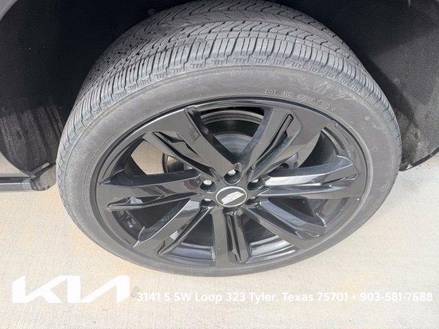 Used 2025 Cadillac Escalade ESV Sport w/ Touring Package AWD/4WD image 8
