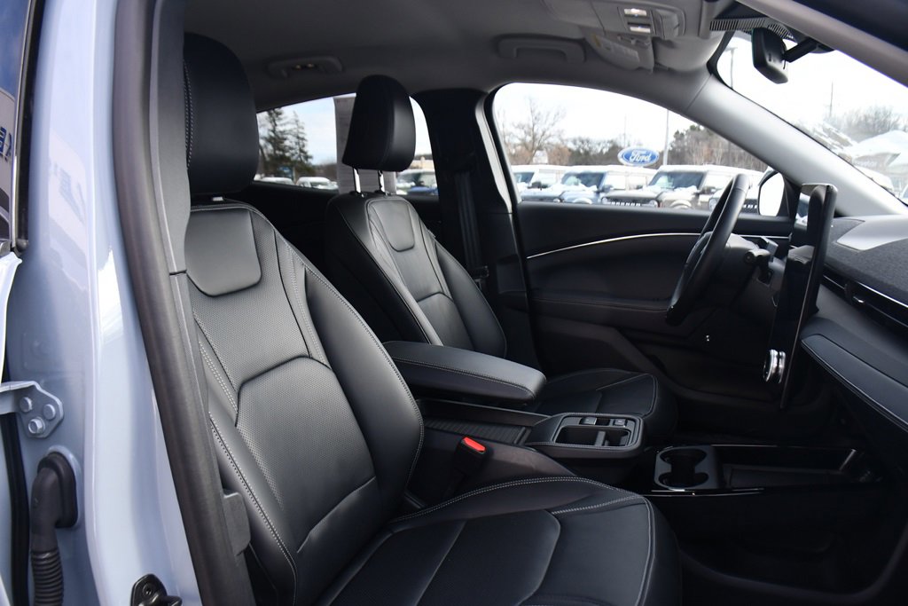 Used 2025 Ford Mustang Mach-E Premium image 16