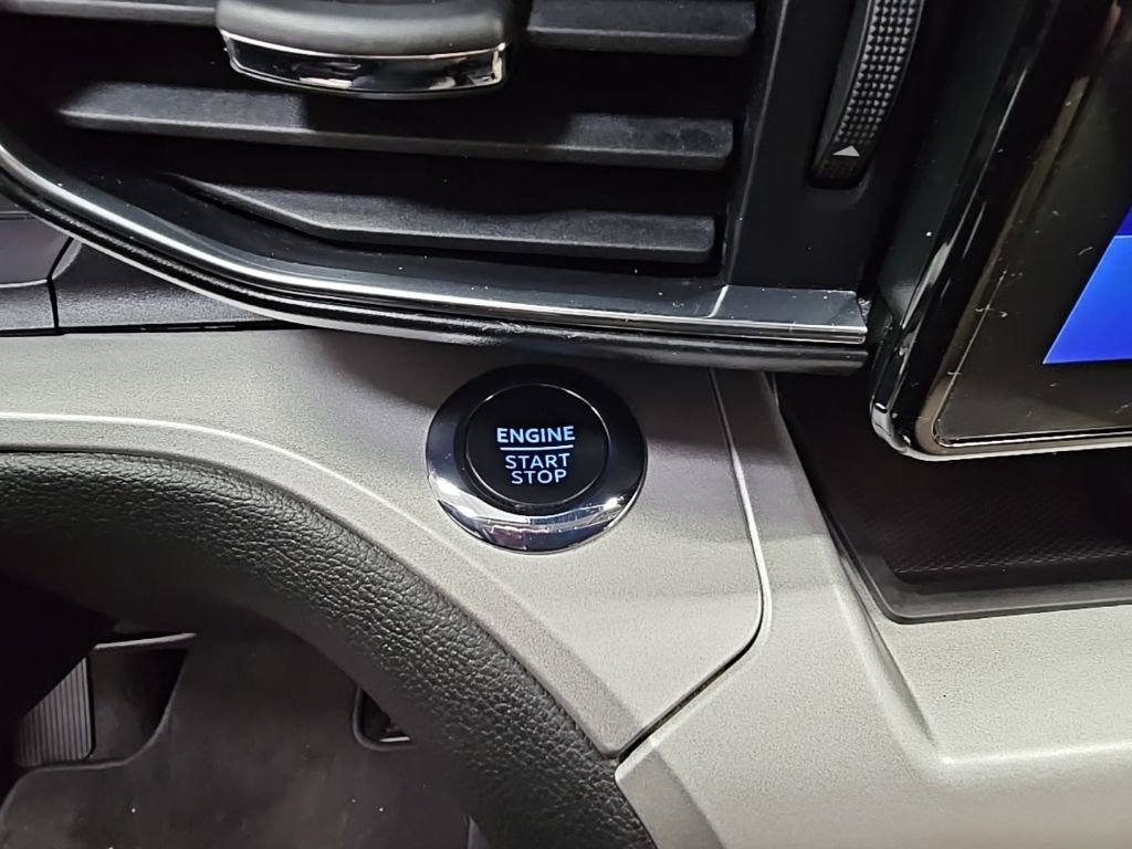 Used 2022 Ford Explorer XLT w/ Equipment Group 202A image 24