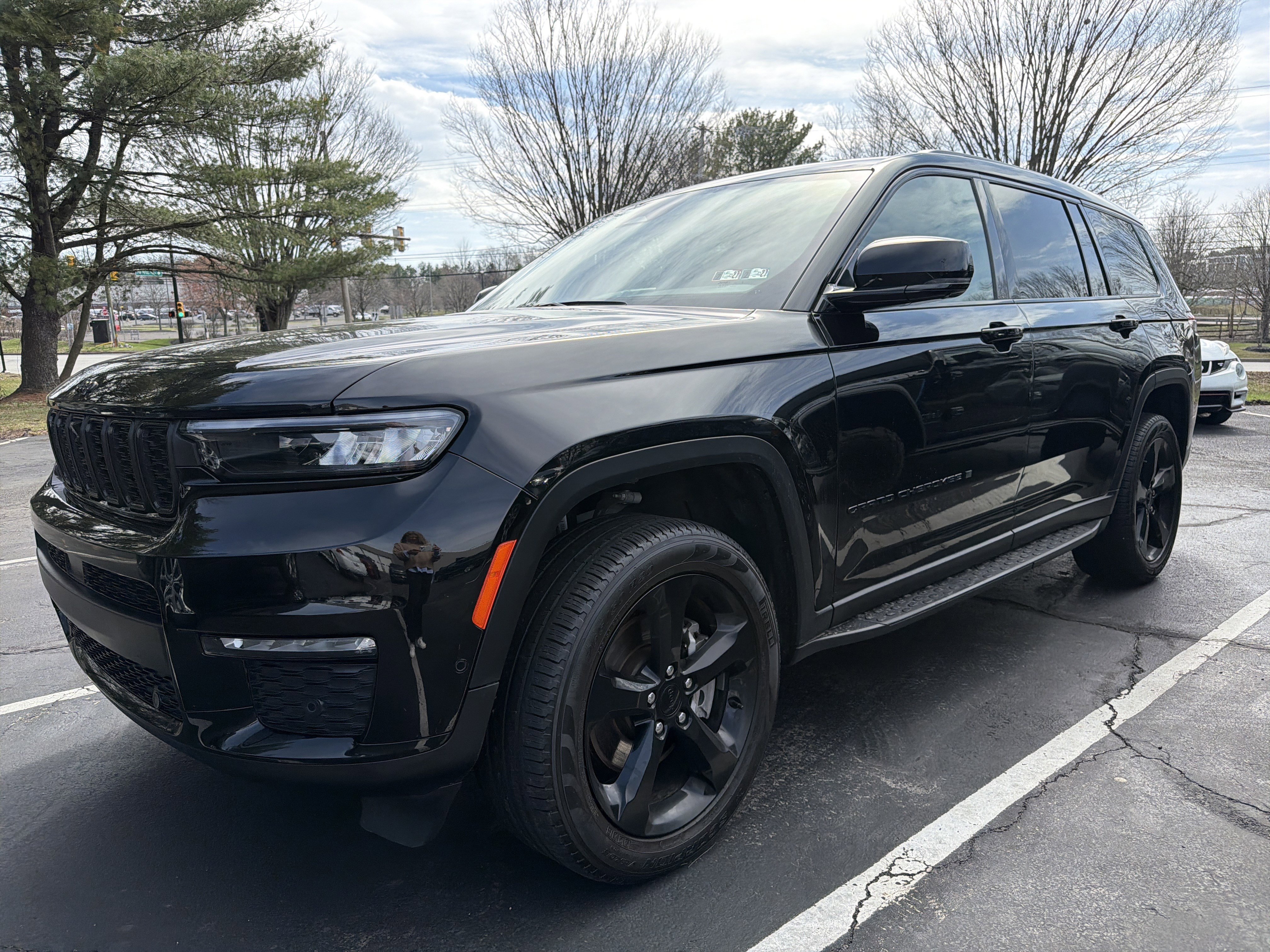 Certified 2024 Jeep Grand Cherokee L Limited w/ Luxury Tech Group II image 3