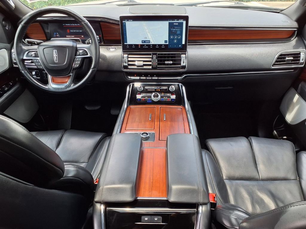 Used 2024 Lincoln Navigator Reserve AWD/4WD image 9