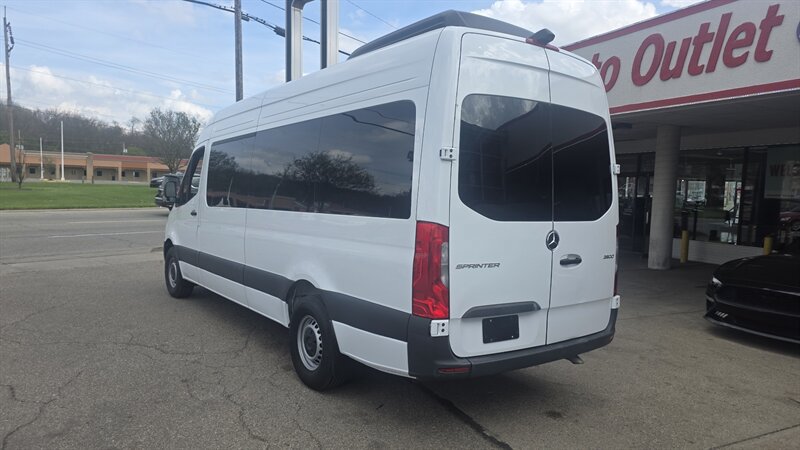 Used 2025 Mercedes-Benz Sprinter 2500 image 8