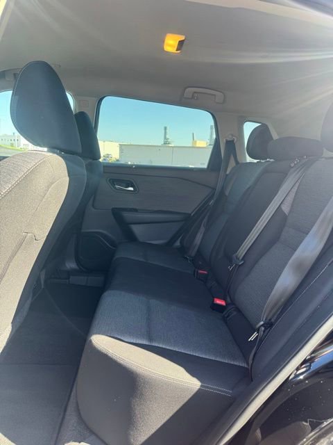 Used 2023 Nissan Rogue SV AWD/4WD image 17
