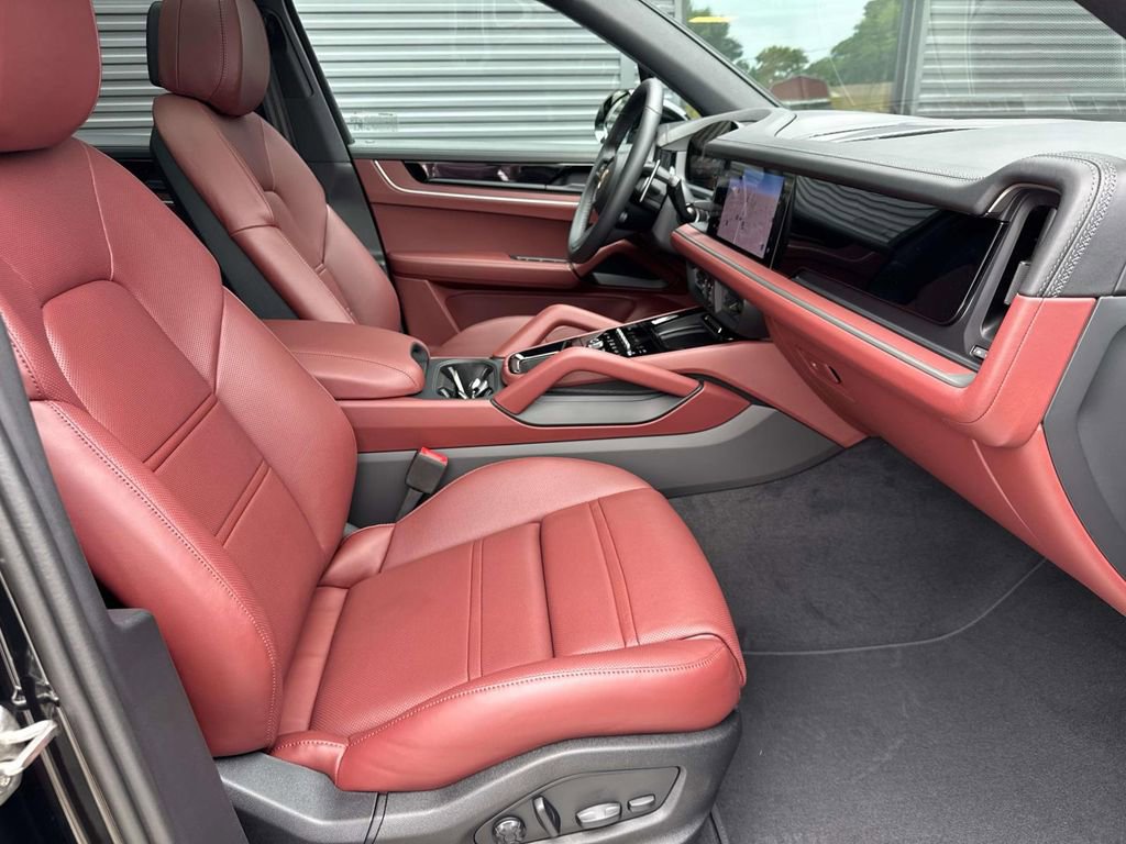 New 2026 Porsche Cayenne AWD/4WD image 16