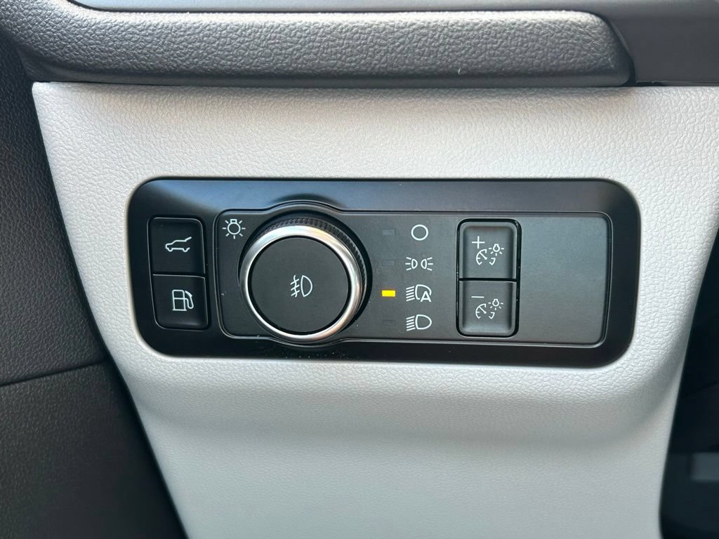 New 2023 Ford Escape SE FWD image 29