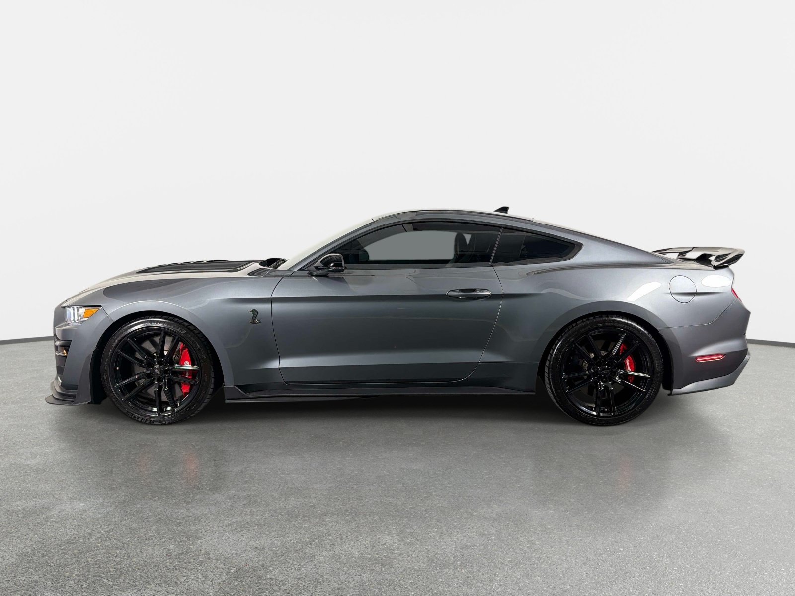 Used 2022 Ford Mustang Shelby GT500 w/ Carbon Fiber Track Pack RWD image 6