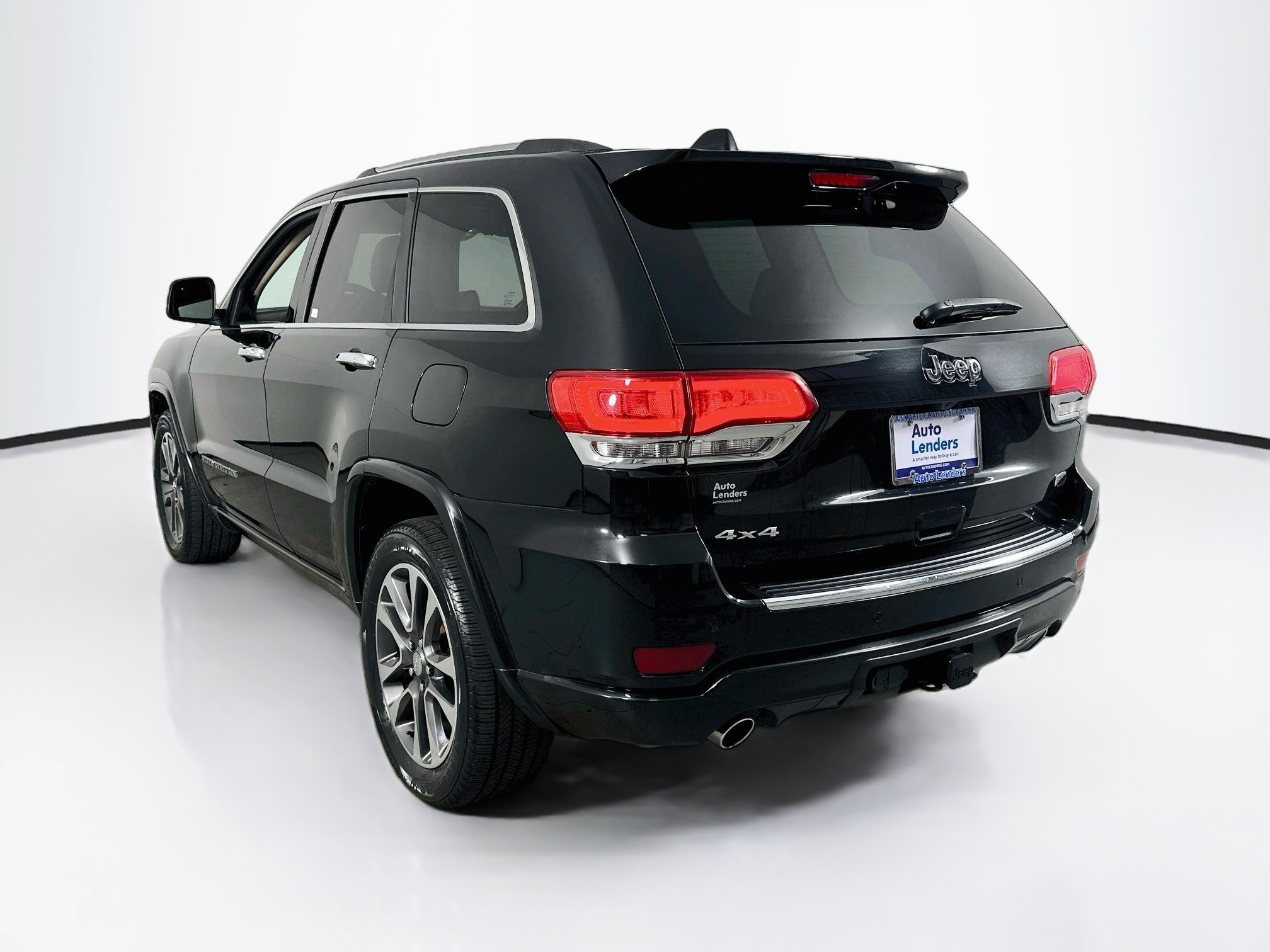 Used 2017 Jeep Grand Cherokee Overland AWD/4WD image 7