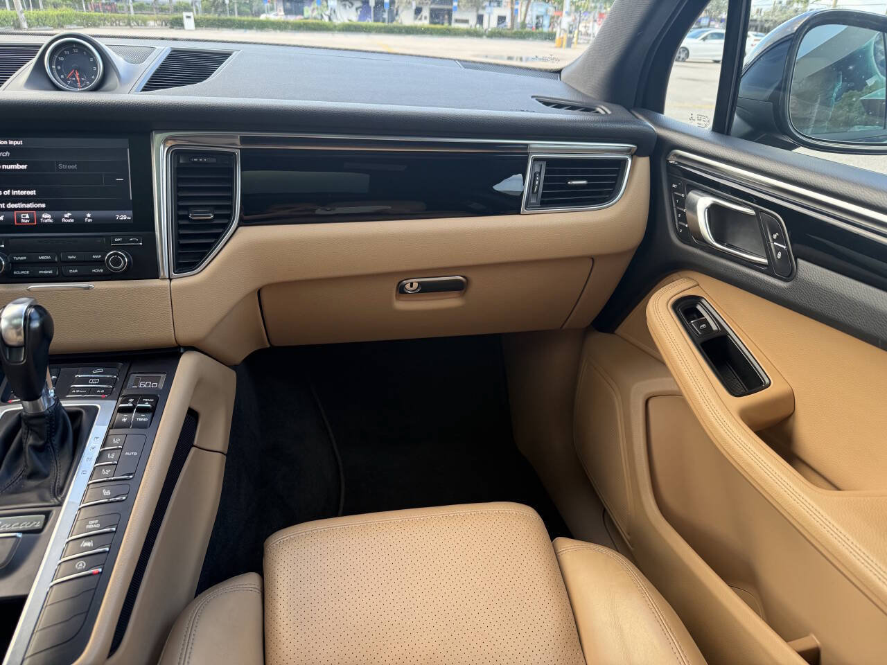 Used 2017 Porsche Macan AWD/4WD image 20