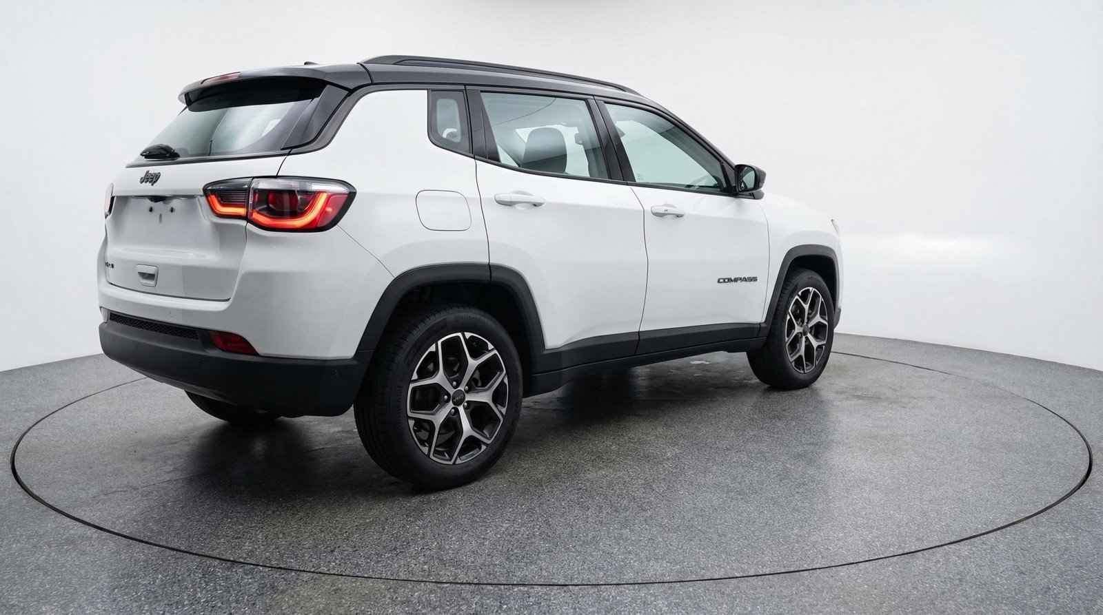 Used 2025 Jeep Compass Limited image 9