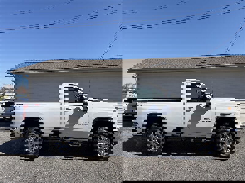 Used 2024 Chevrolet Silverado 2500 LT w/ Convenience Package image 1