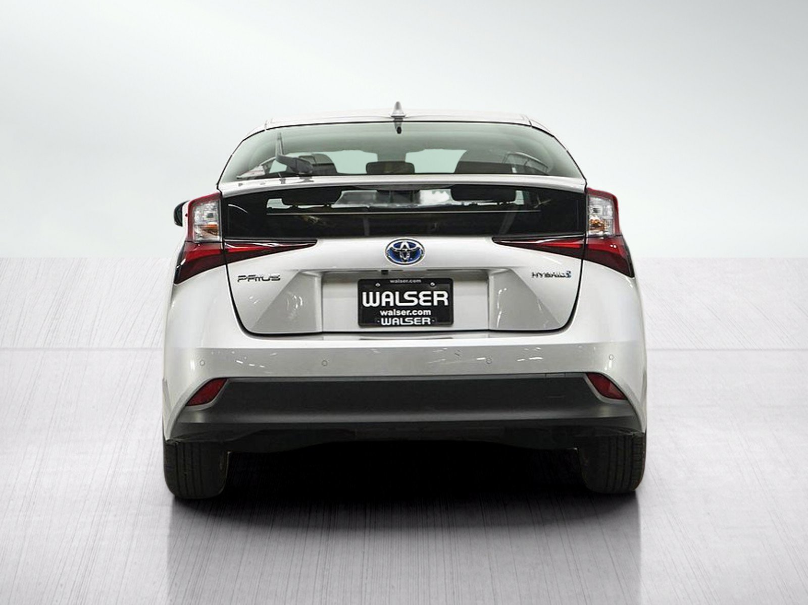 Used 2021 Toyota Prius LE FWD image 4