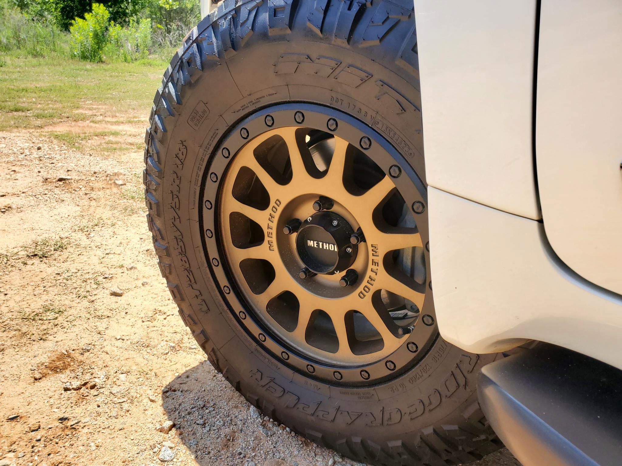 Used 2019 Toyota Land Cruiser w/ Preferred Accessory Package AWD/4WD image 2