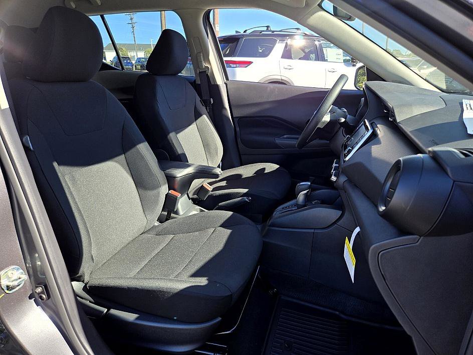 New 2025 Nissan Kicks S image 12