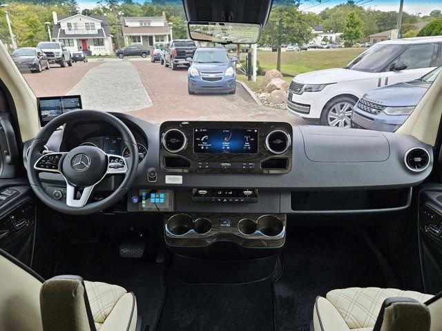 New 2024 Mercedes-Benz Sprinter 3500 image 18