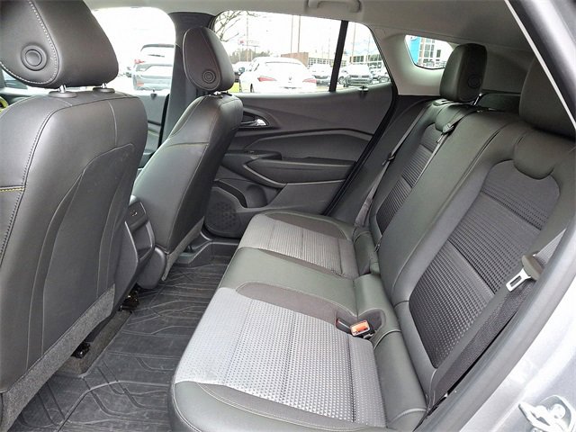 Used 2025 Chevrolet Trax LT w/ Driver Confidence Package image 10